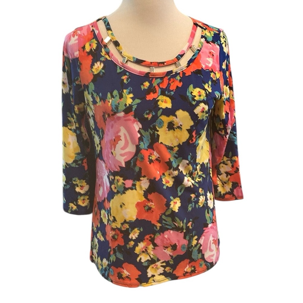 JNS Pullover Top